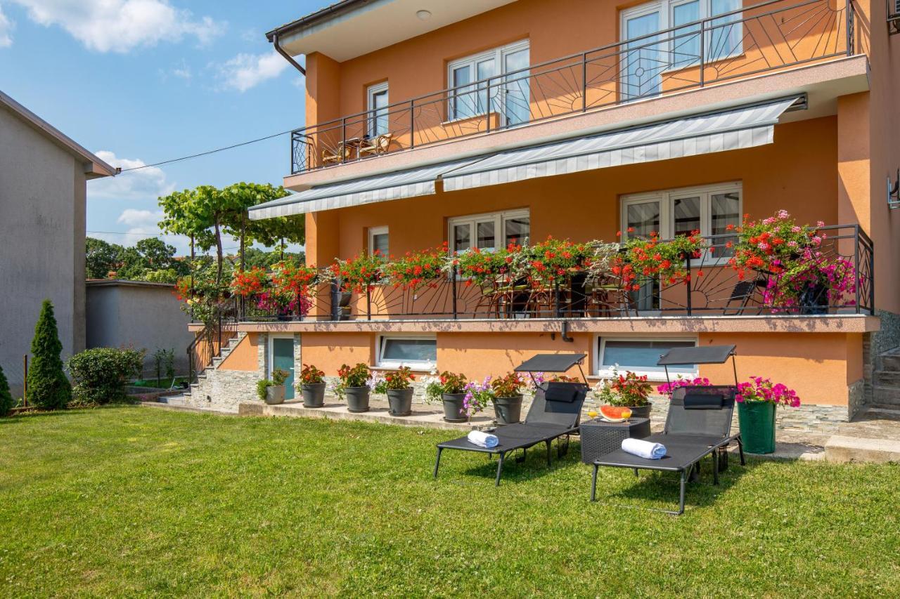 Apartment Flowers Kastav Exterior photo