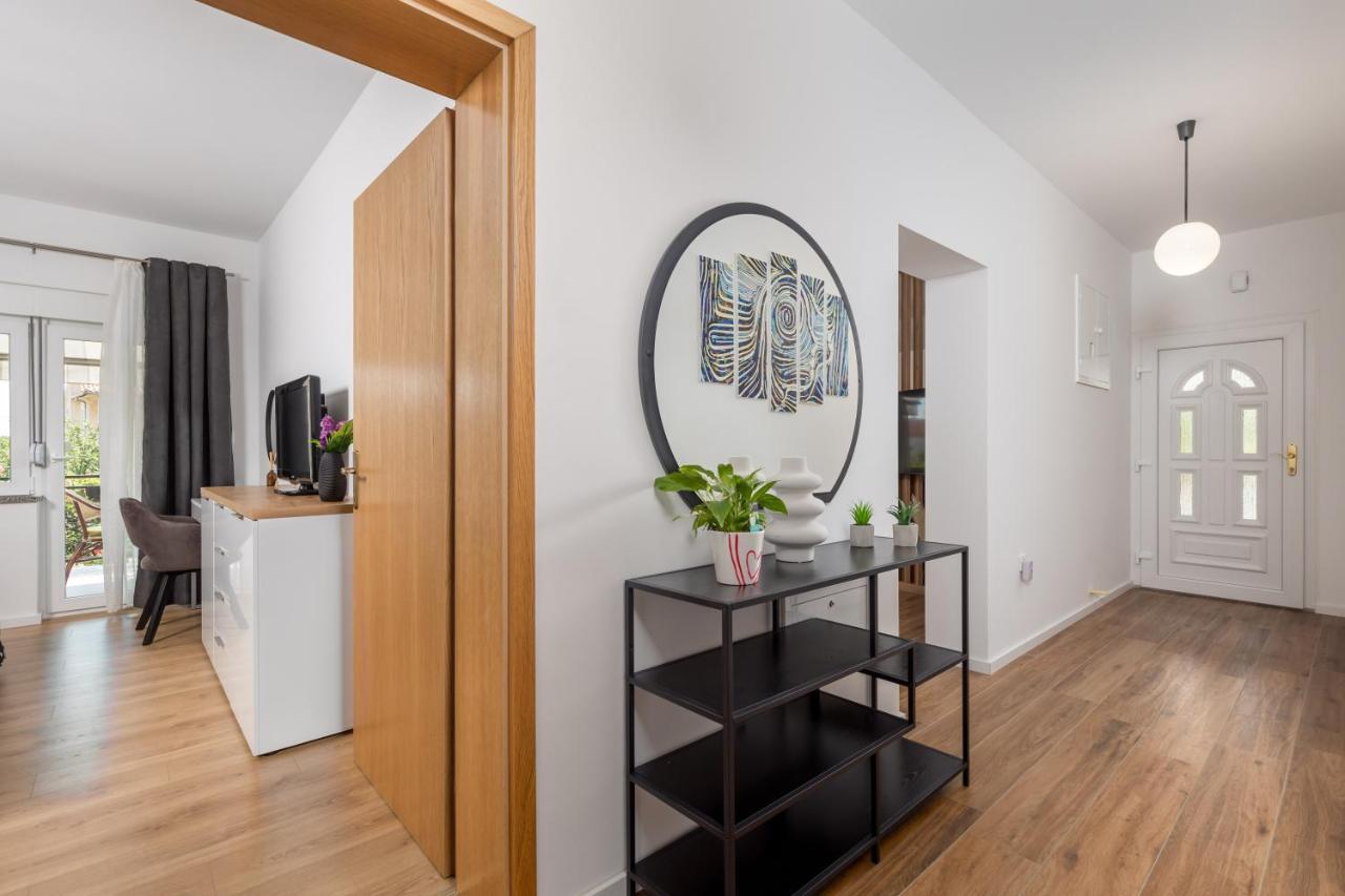 Apartment Flowers Kastav Exterior photo